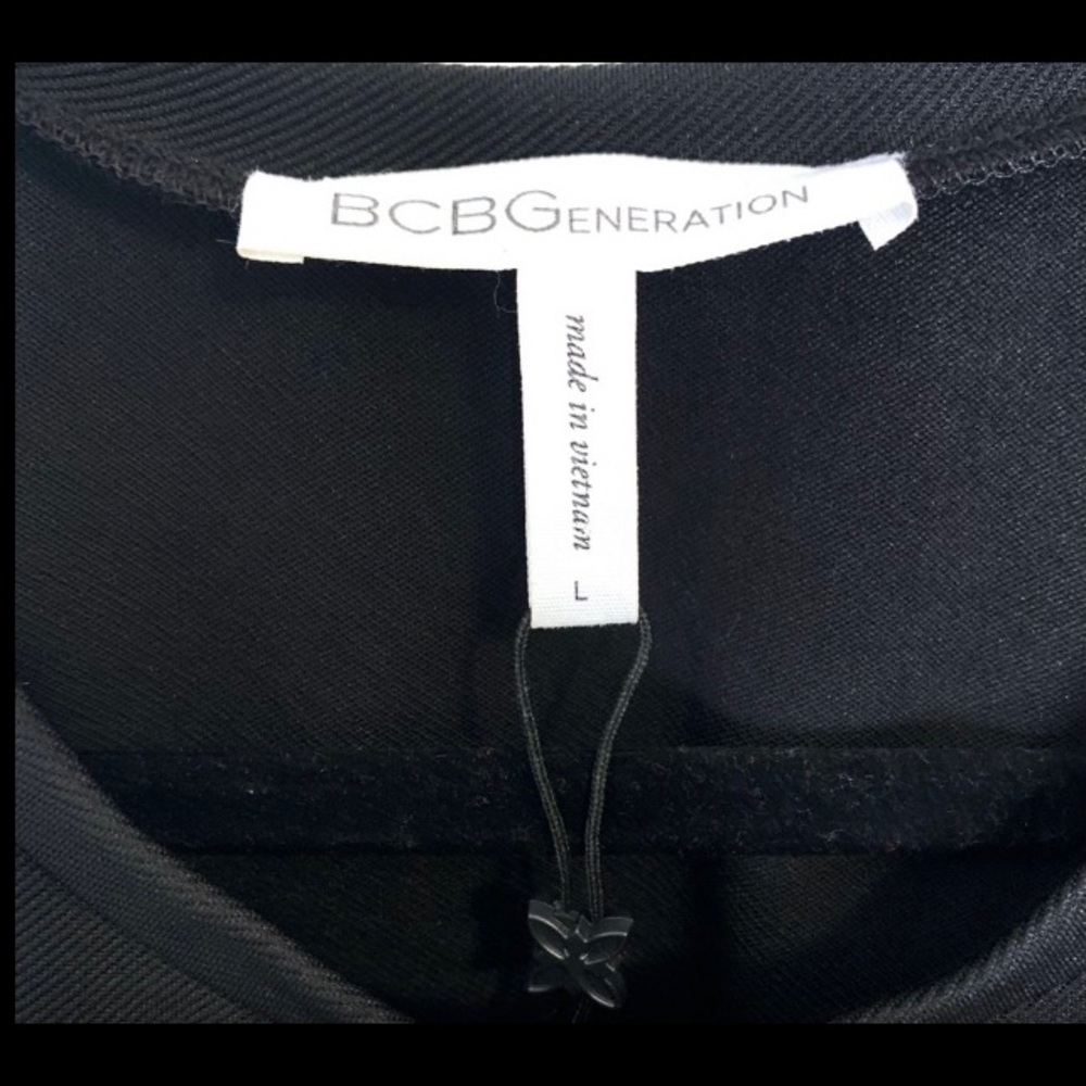 BCBG PEARLESCENT PUFF SLEEVE SHORT SLEEVE TOP - Picture 13 of 13